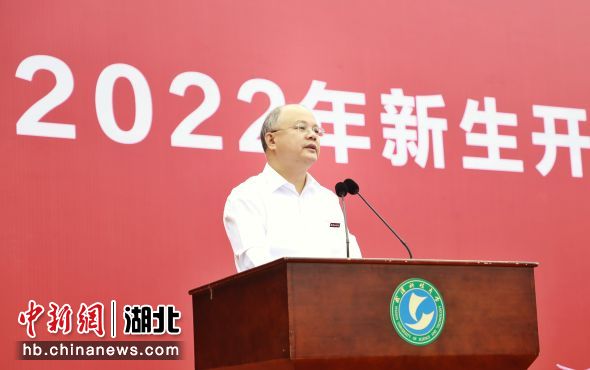 美高梅mgm集团2288校长倪红卫寄语新生：坚守初心，争做时代新人 余可多 摄 